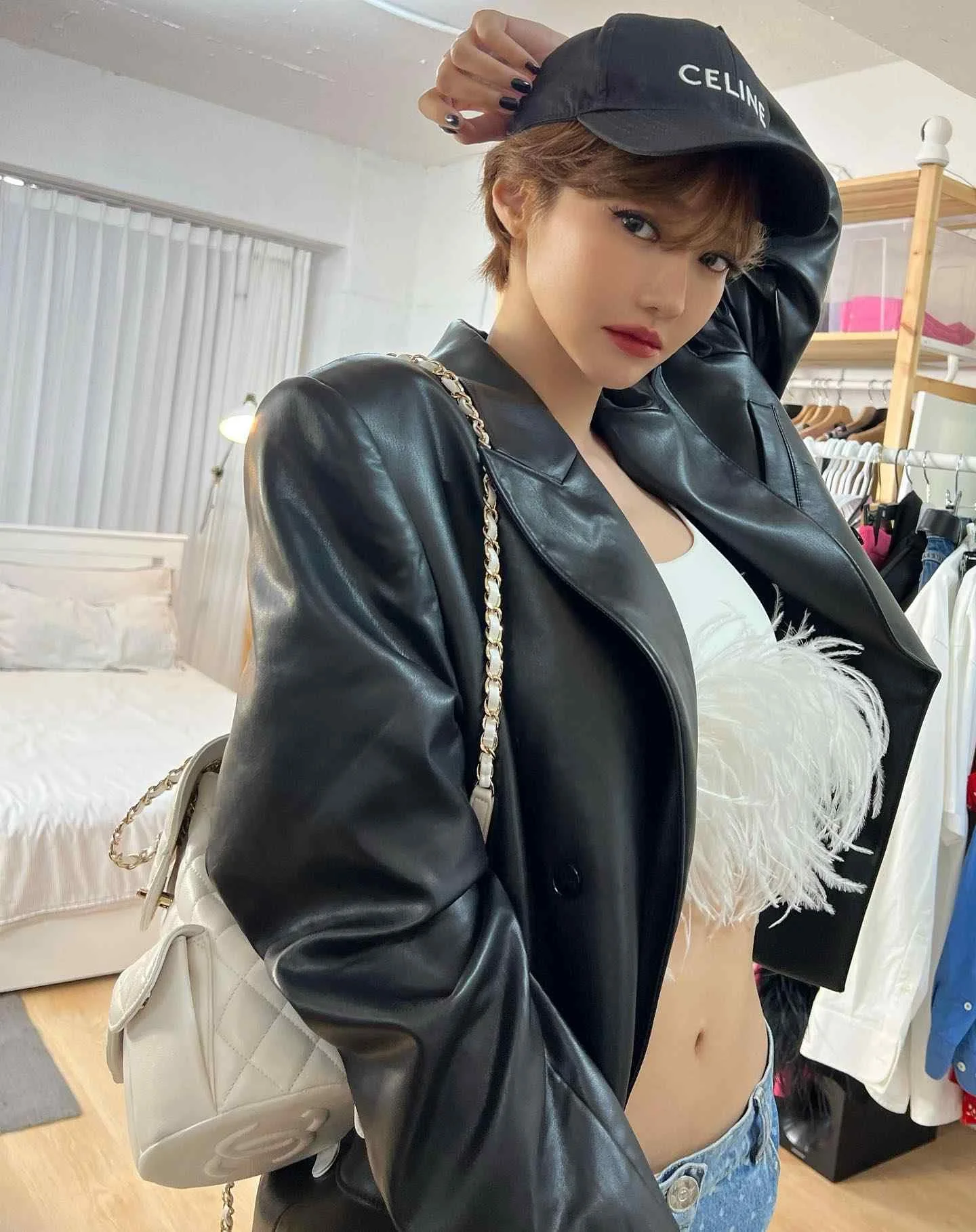 Go Joon Hee - go-joon-hee-hot-11.webp